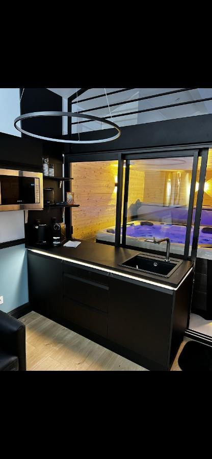 Les Suites De Stanislas Jacuzzi & Spa Nancy Exterior photo