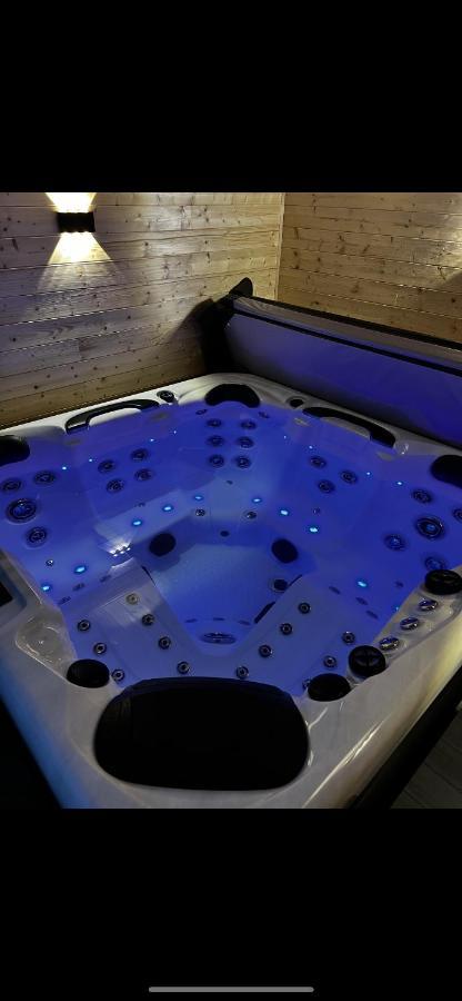 Les Suites De Stanislas Jacuzzi & Spa Nancy Exterior photo