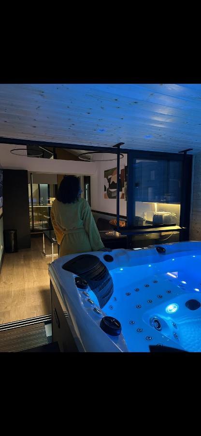 Les Suites De Stanislas Jacuzzi & Spa Nancy Exterior photo