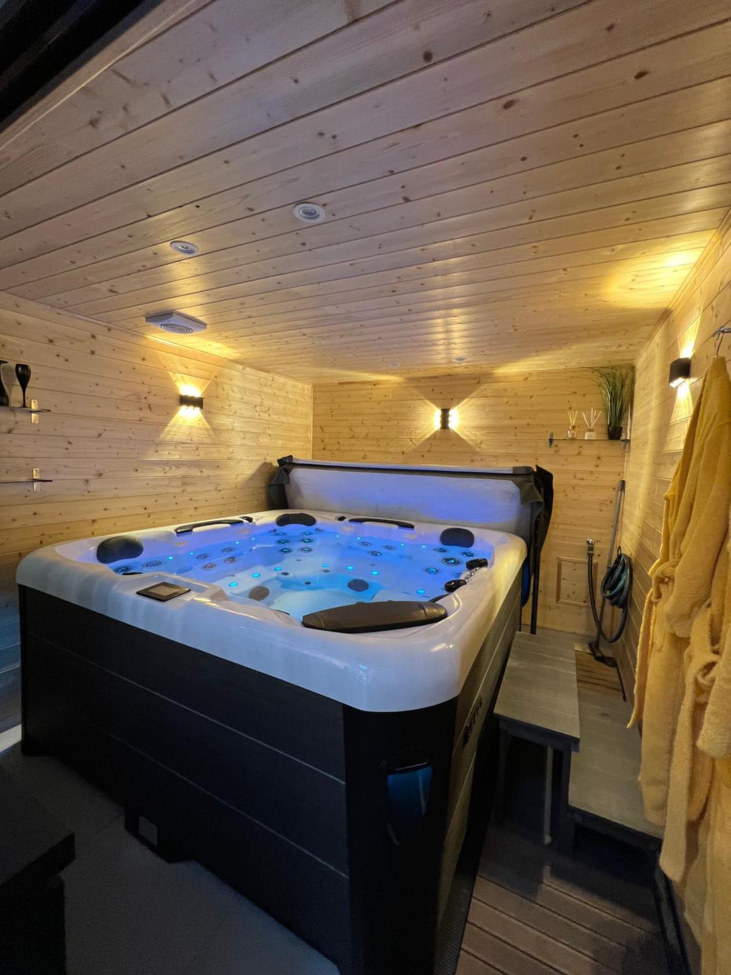 Les Suites De Stanislas Jacuzzi & Spa Nancy Exterior photo